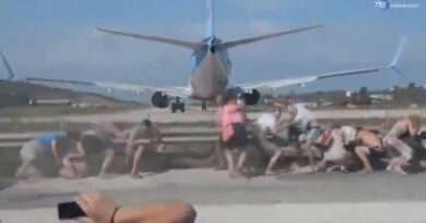 Quando guardare gli aerei che partono è pericoloso: a Skiathos si rischia la vita