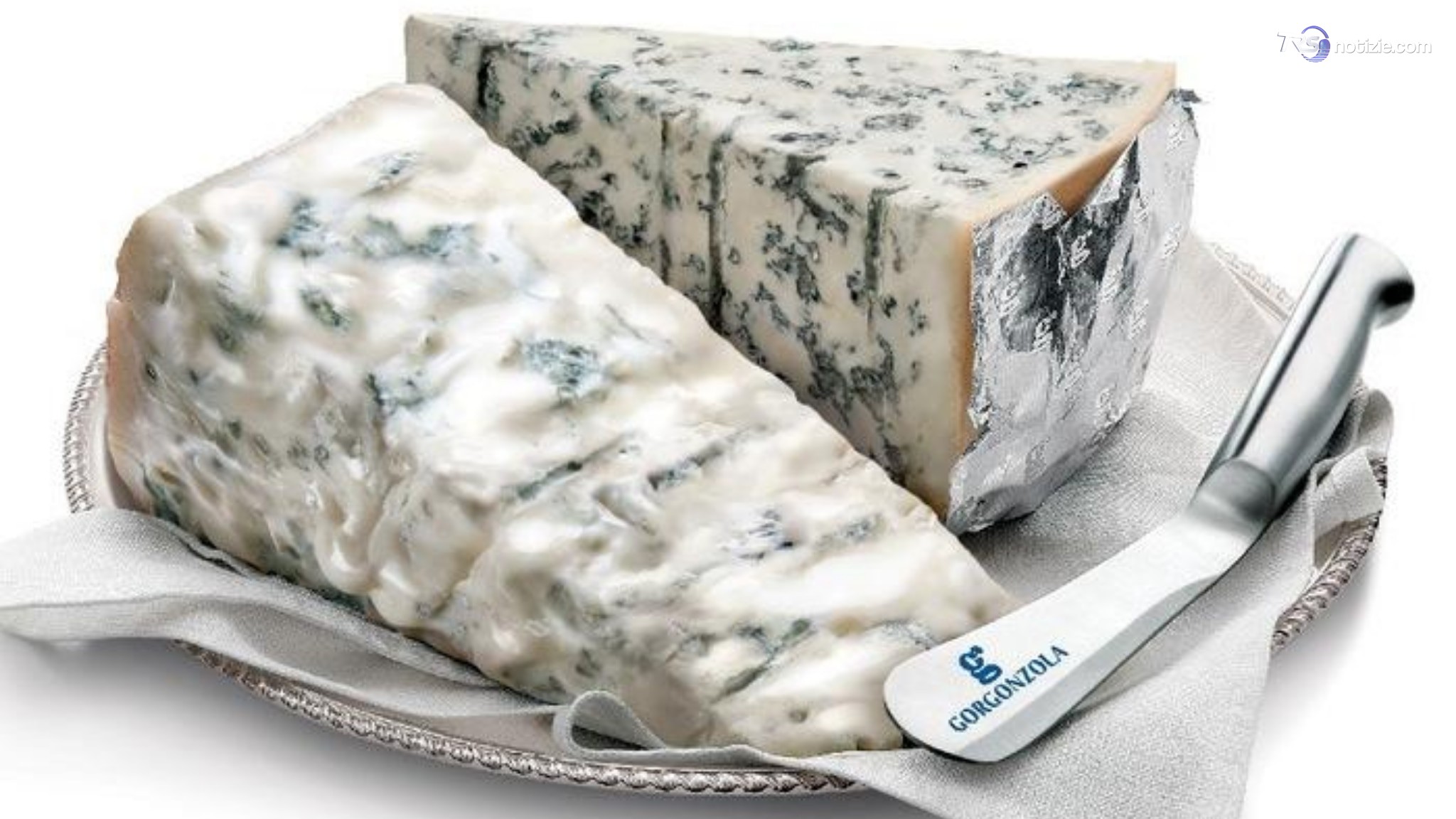 Listeria nel gorgonzola, richiamato un lotto venduto da Carrefour: ecco cosa fare