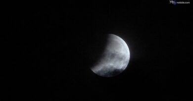 Eclissi lunare, le immagini della luna mangiata nel time-lapse visto dall'Italia