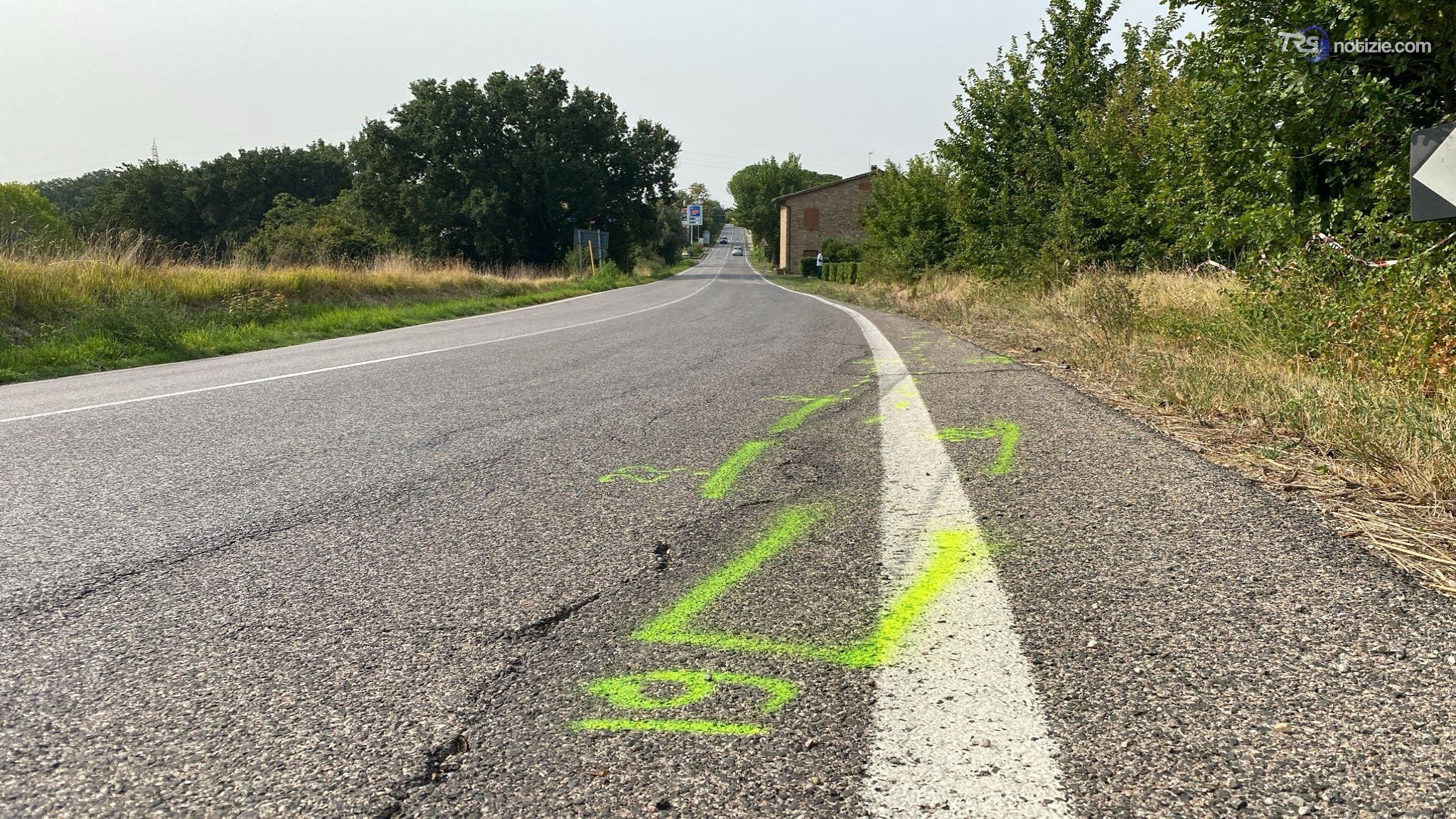 Auto finisce fuori strada e si ribalta nel Perugino, morti due 17enni