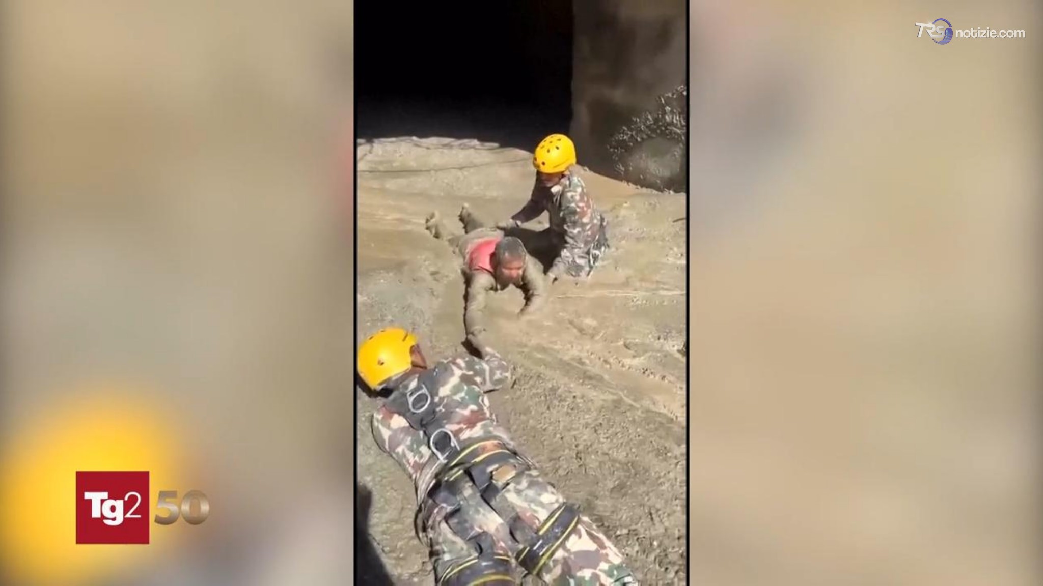 Nepal: il salvataggio di operai intrappolati nella centrale idroelettrica di Rasuwa