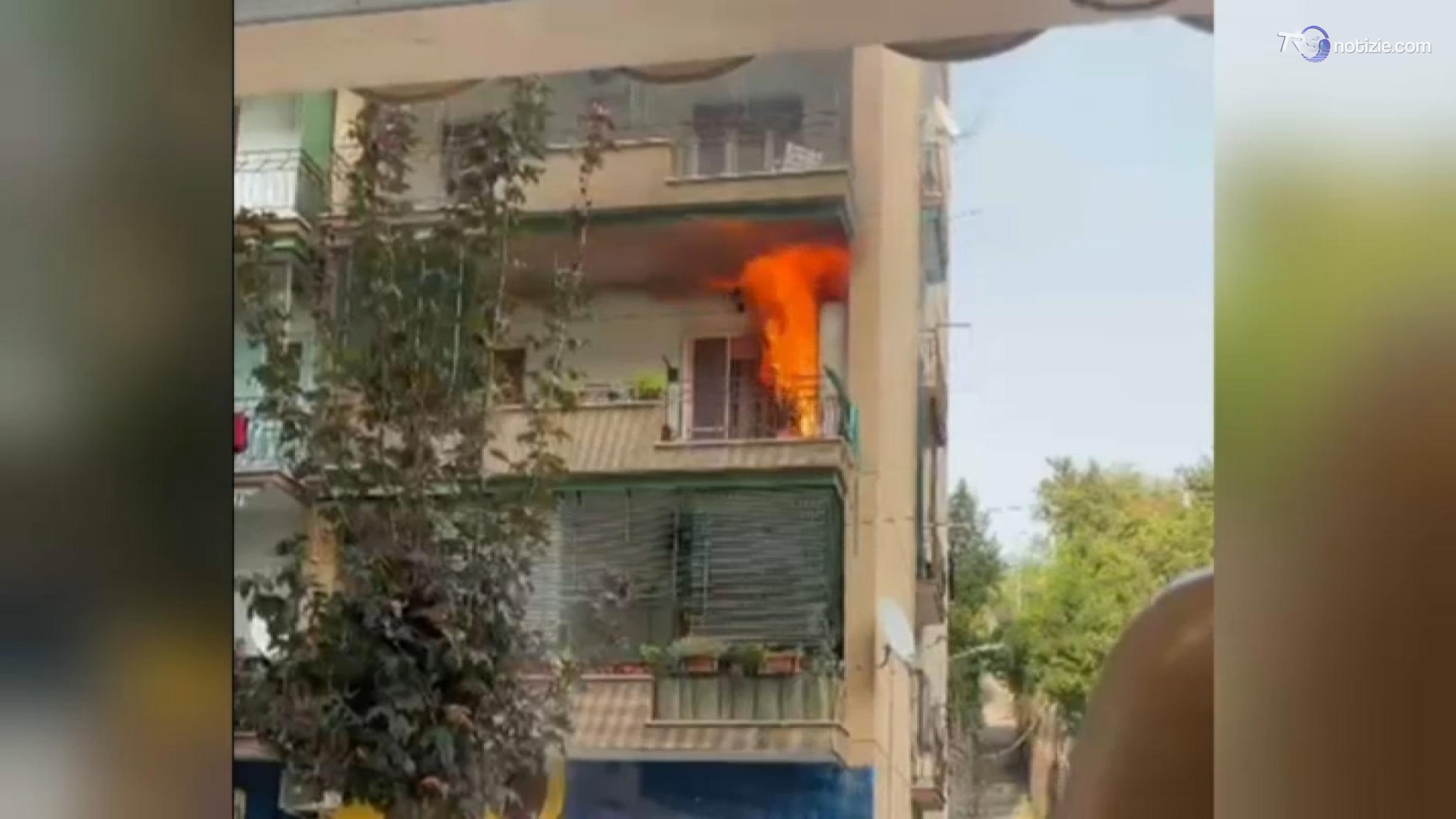 Donna morta tra le fiamme, la figlia ha ammesso di aver causato l'incendio