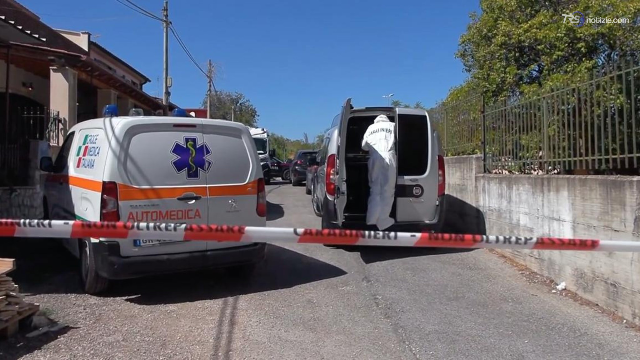 Dramma a Roma, genitori e figlia trovati morti in casa, le voci dei vicini nel quartiere Pietralata