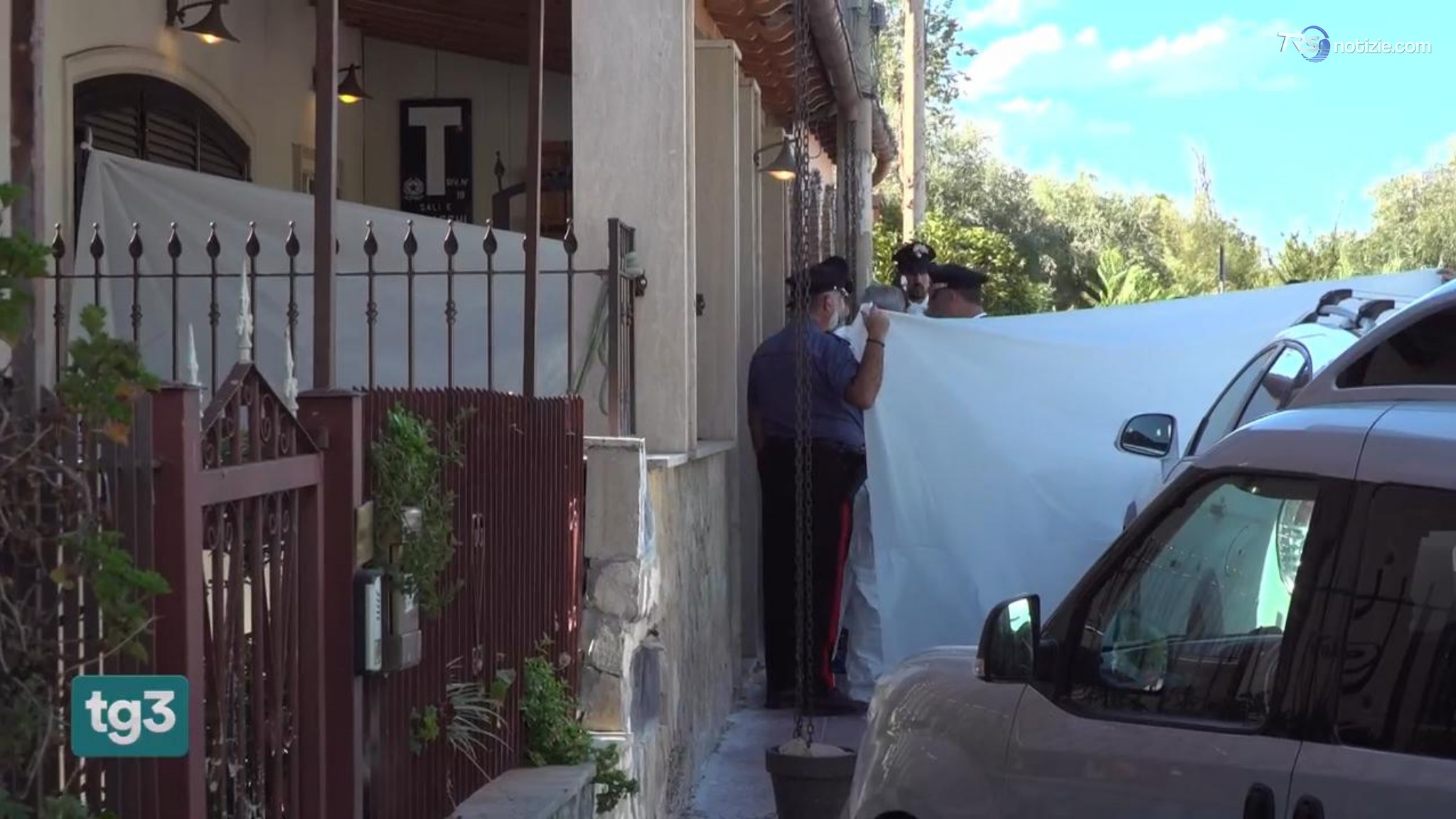 Tragedia a Pietralata: trovata morta un'intera famiglia assieme al proprio cane