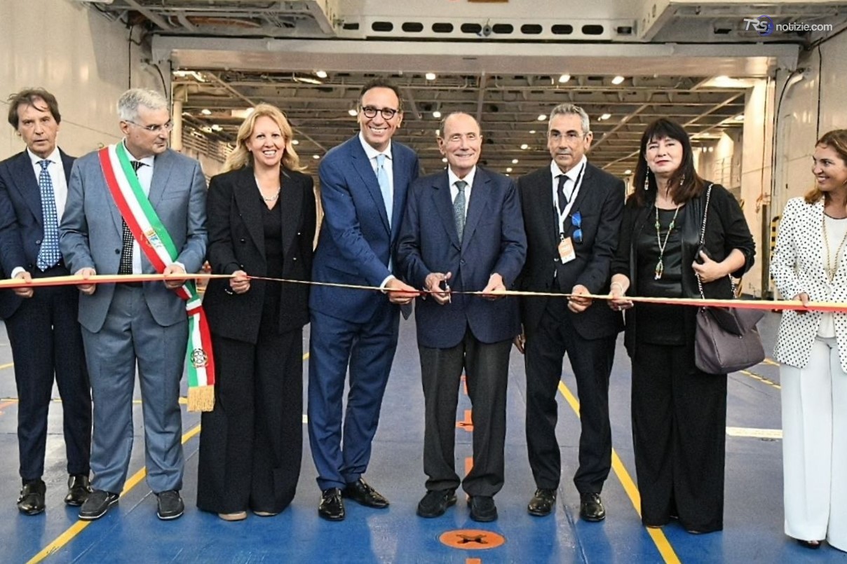 Operativo il primo traghetto della Regione, inaugurato il Costanza I