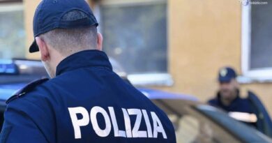 Rapina una tabaccheria e accoltella il titolare: denunciato 45enne