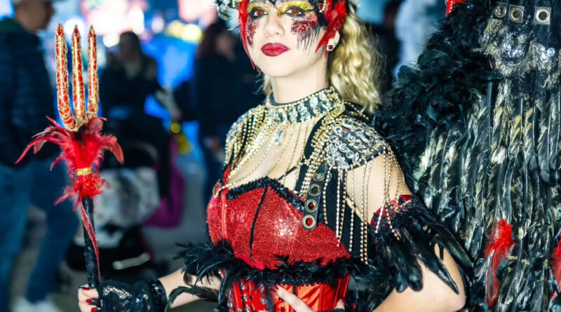 Sciacca, questa sera in piazza Scandaliato lo spettacolo dei gruppi mascherati del Carnevale