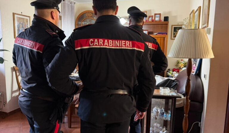 Sciacca, truffa da 85 mila euro: 77enne raggirata dal falso carabiniere