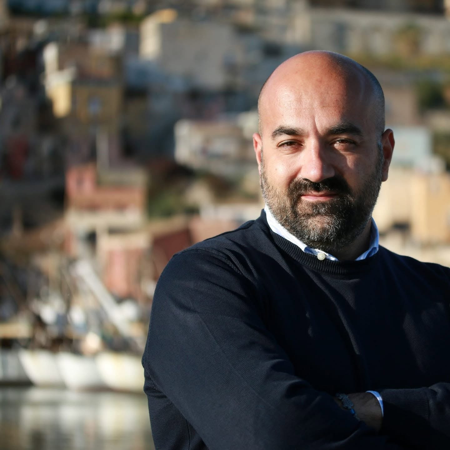 “Letamaio urbano”, Gruppuso contro Cateno De Luca: «Sciacca merita rispetto, non insulti»