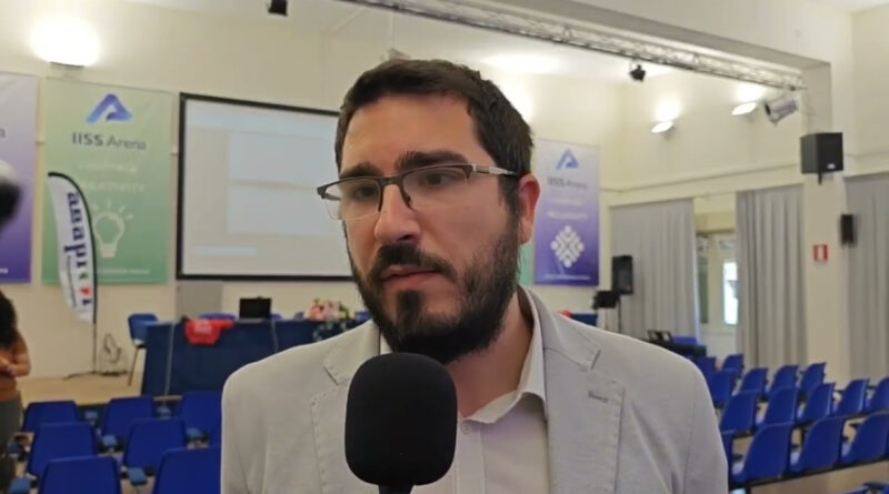 “Sciacca non è un palcoscenico”, Termine replica a Cateno De Luca: «Insultata un’intera comunità»