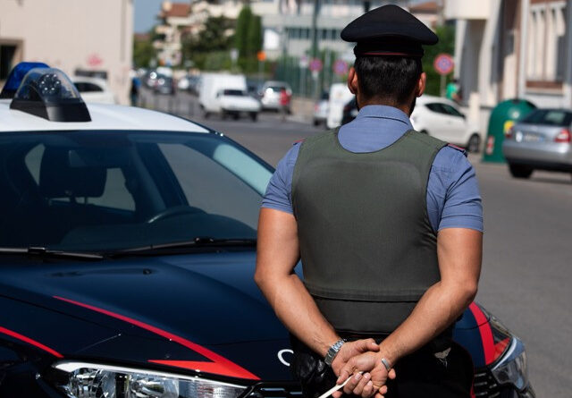 Licata, tenta di allontanarsi alla vista dei Carabinieri: in casa cocaina e hashish, arrestato 30enne