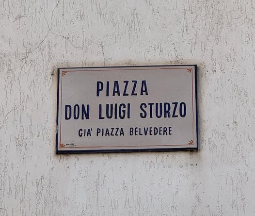 Sciacca, chioschi del pesce e lavori in piazza Sturzo: interrogazione di Brucculeri e Blò al sindaco
