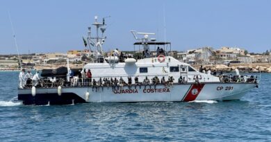 Lampedusa, soccorso barchino: sbarcati 31 migranti