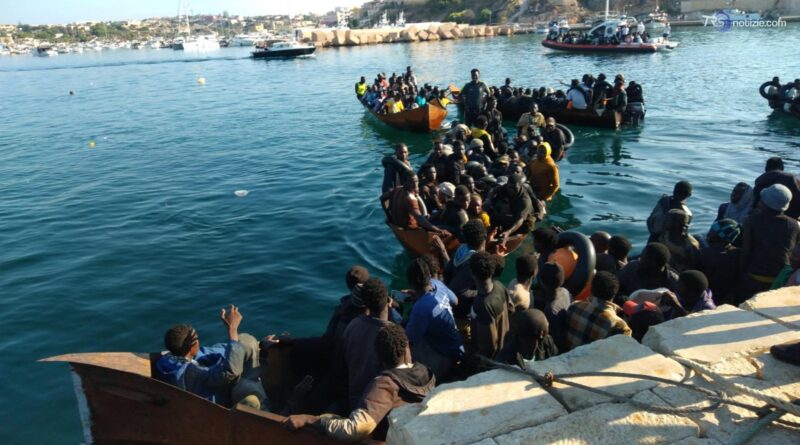 Migranti, 11 tunisini sbarcano a Lampedusa: l’hotspot sale a 283 ospiti