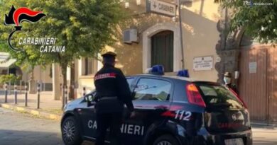 Sparatoria in centro a Catania, danneggiate auto in sosta