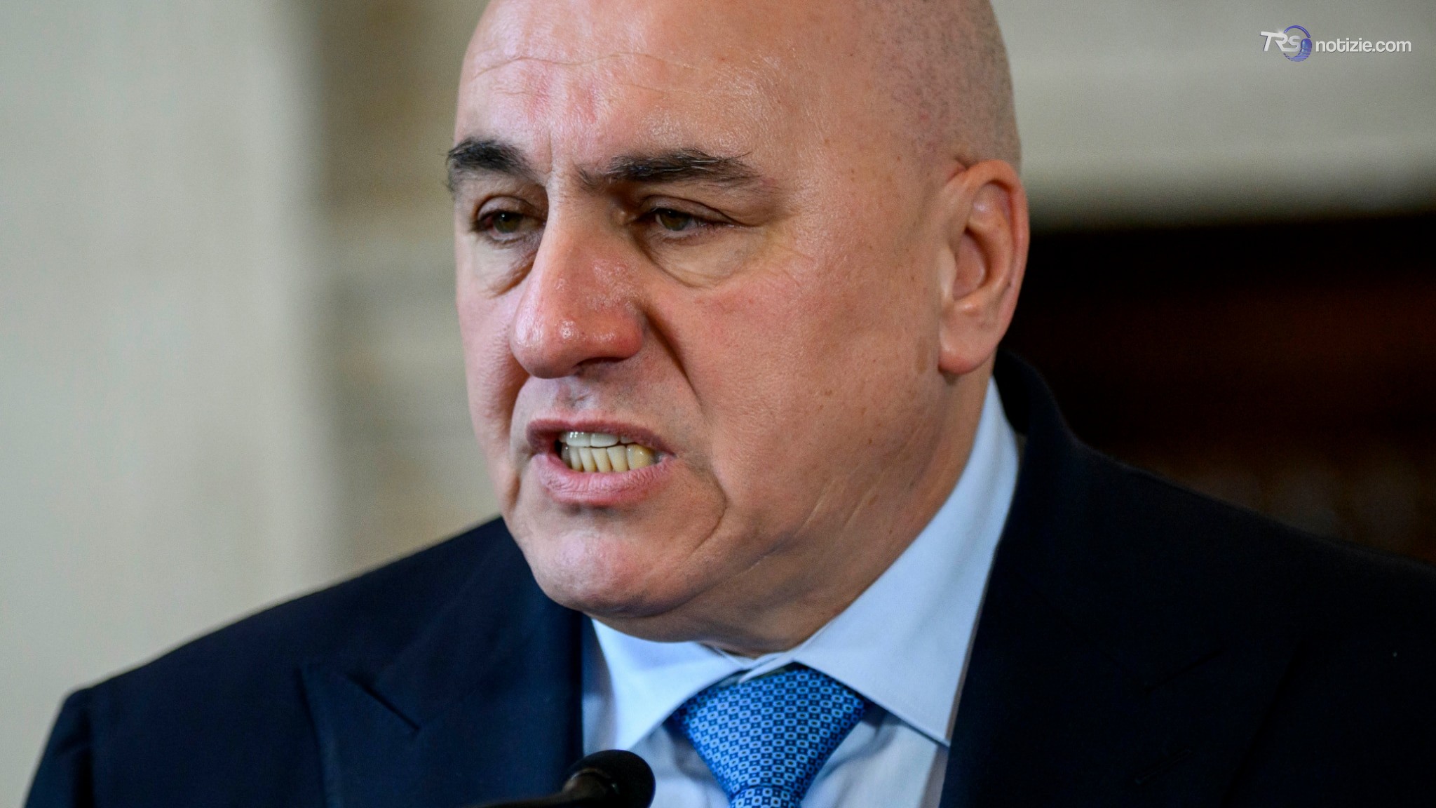 Crosetto: navi passino per Bab el-Mandeb