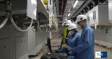 Investimenti e assunzioni, ma il piano di St divide i sindacati