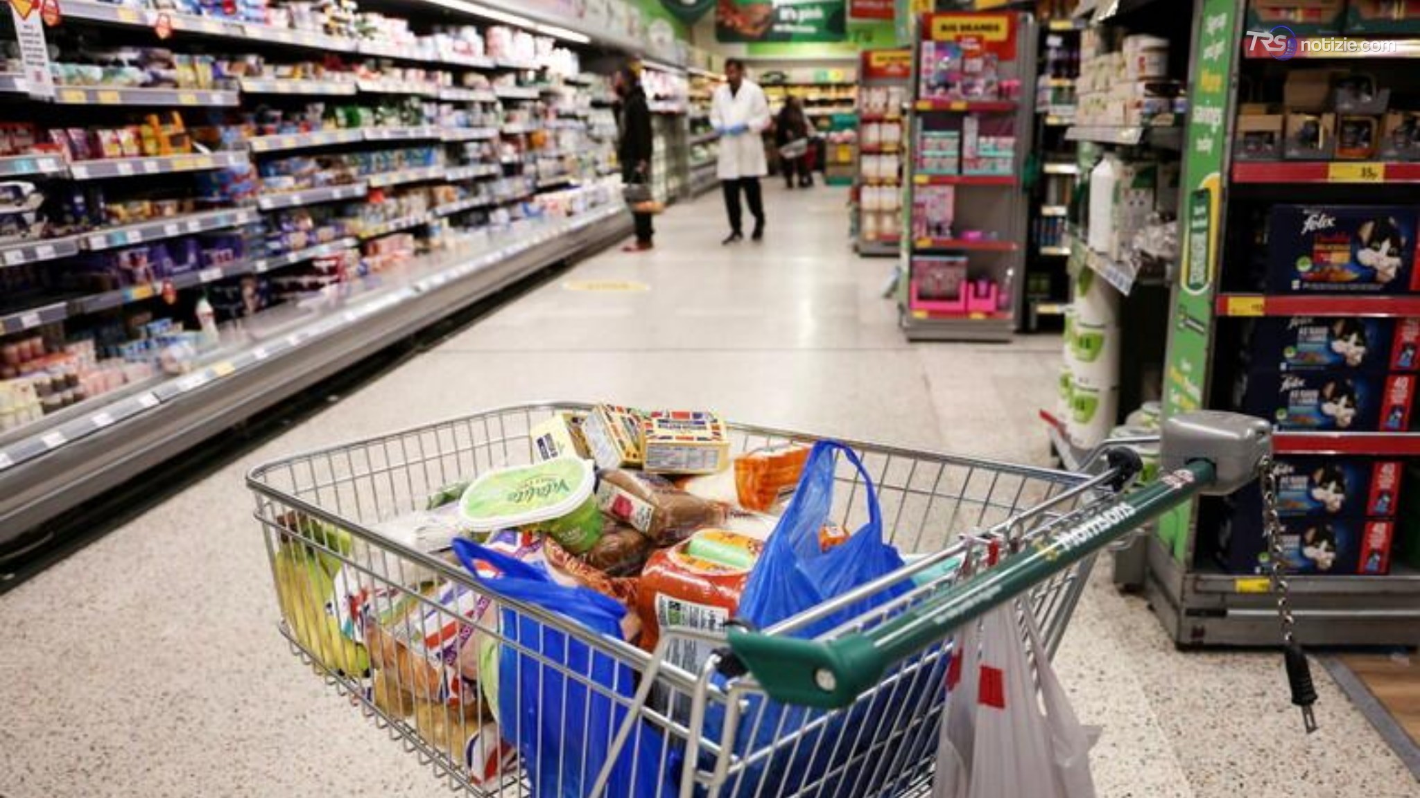 Codacons, Milano città più cara d’Italia, costa il 40% in più di Napoli: Italia spaccata