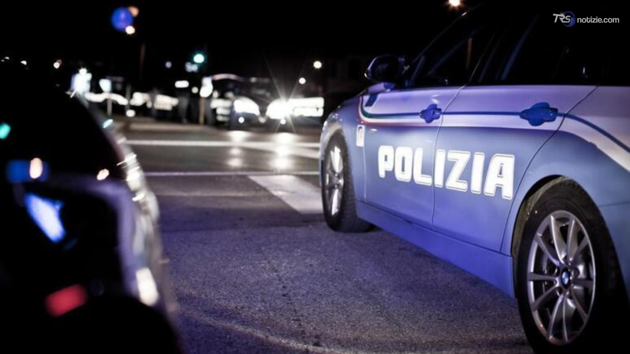 Dramma in centro a Latina: aprono il fuoco da un'auto in corsa, muore un 30enne
