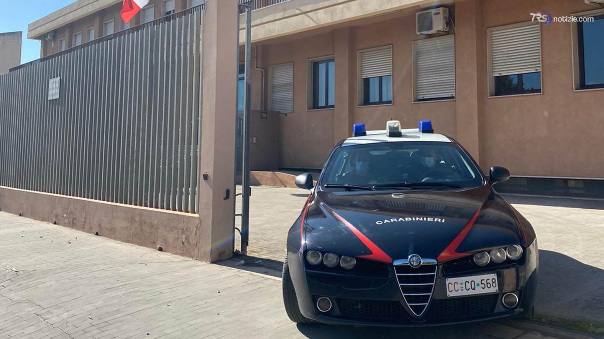 Maltratta la compagna e aggredisce i carabinieri: arrestato 50enne