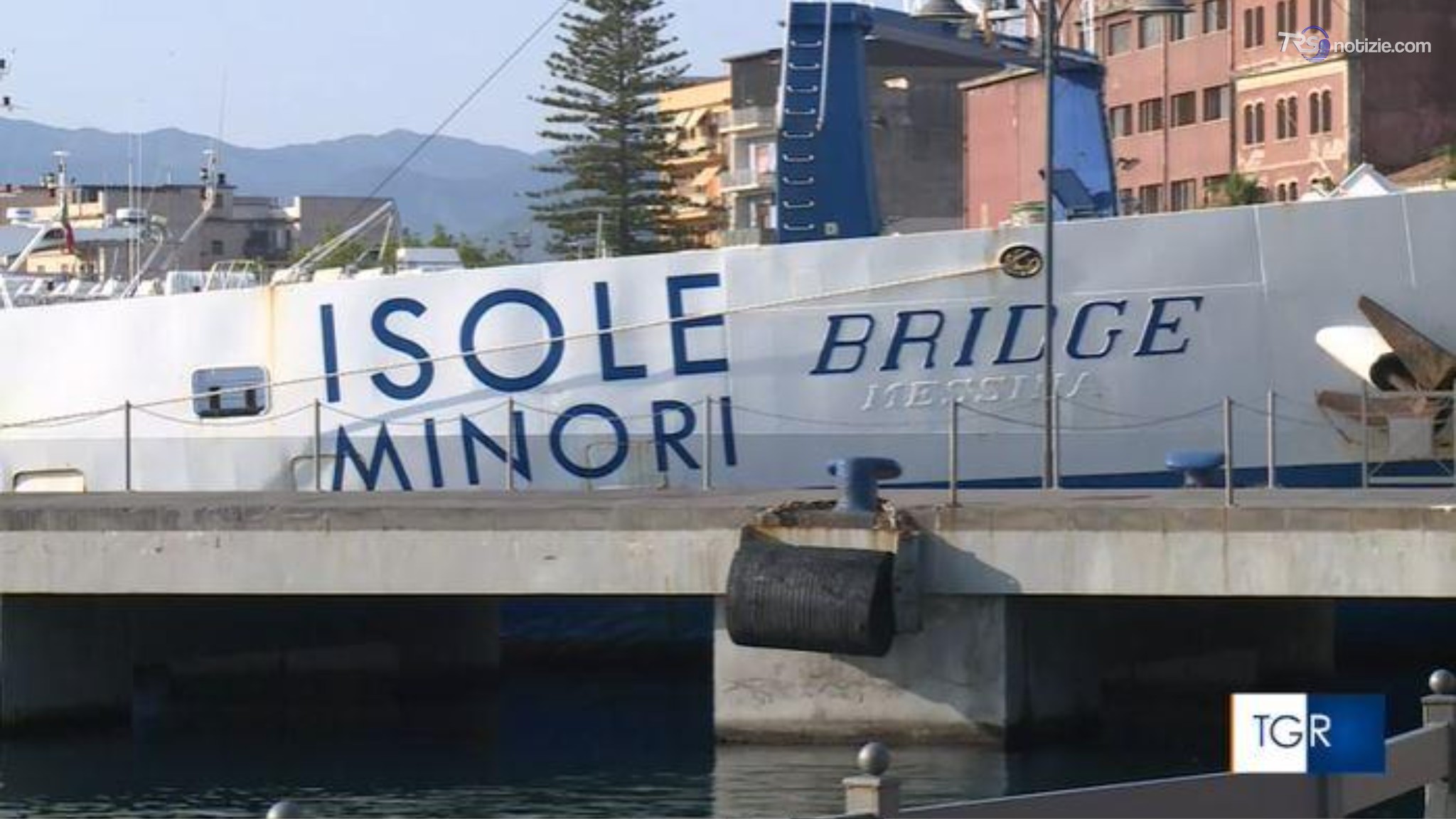 Scatta il rincaro dei biglietti per i traghetti per le isole minori