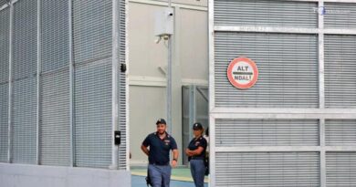 Atene segue il "modello Albania" dell'Italia: un centro per rimpatri di migranti in Africa nel 2027