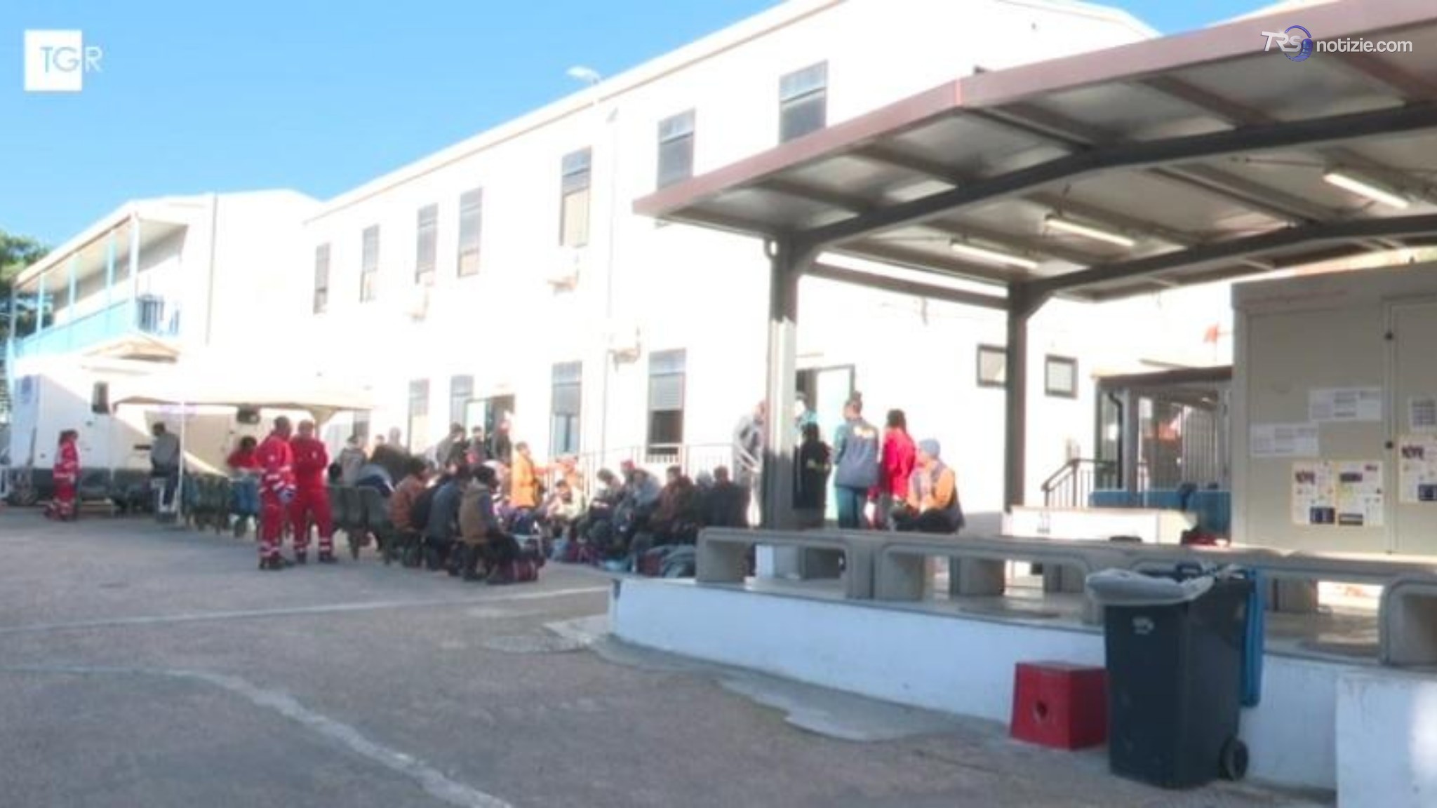 93 migranti soccorsi all'alba a Lampedusa