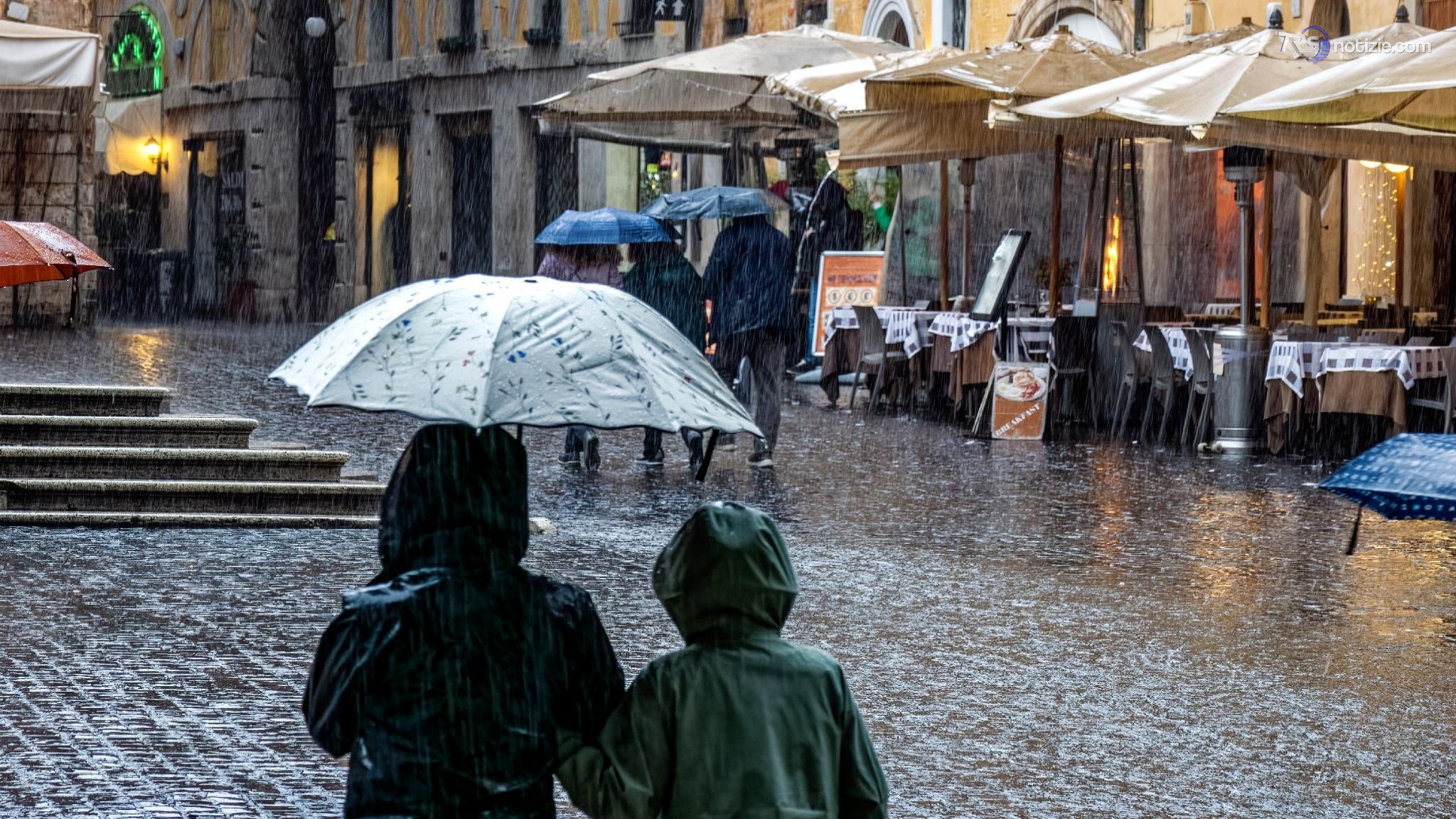 Meteo, è svolta termica: da oggi temporali e brusco calo delle temperature al Nord