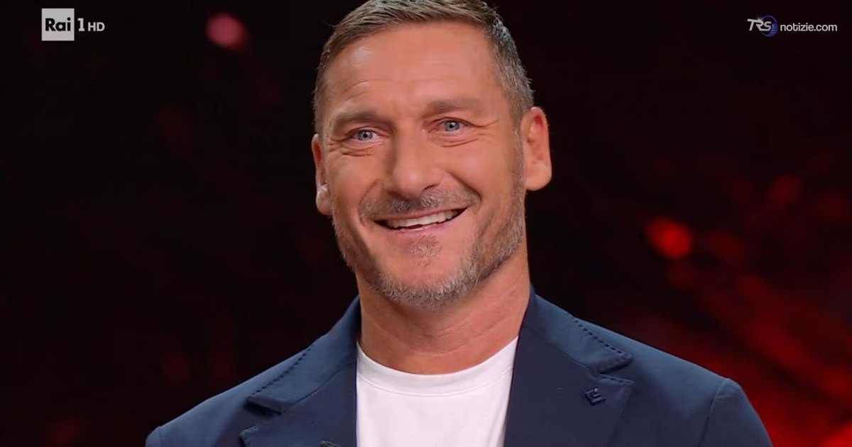 Francesco Totti compie 50 anni, mezzo secolo di amore per la Roma