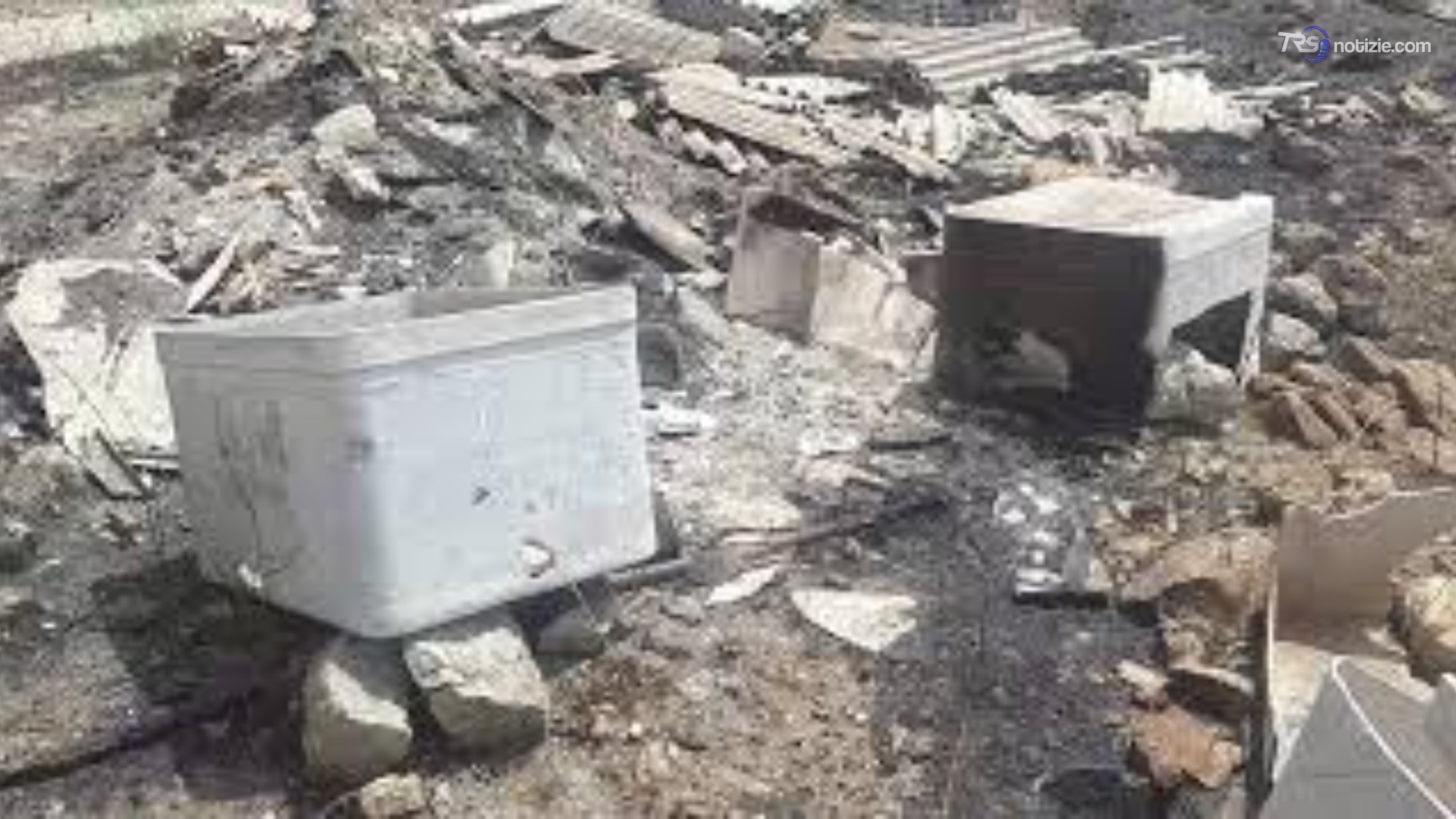 Incendi e rifiuti pericolosi trasportati senza autorizzazioni, dieci indagati a Gela