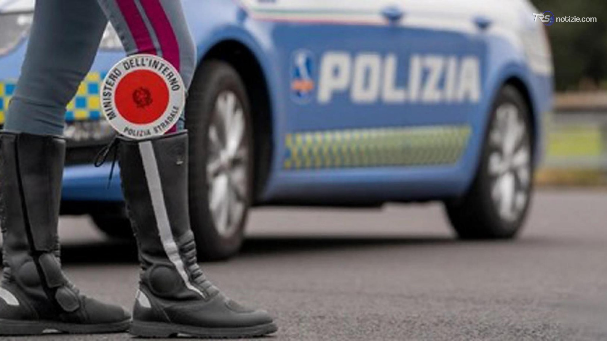 Accoltella l'ex moglie e fugge: preso dopo ore
