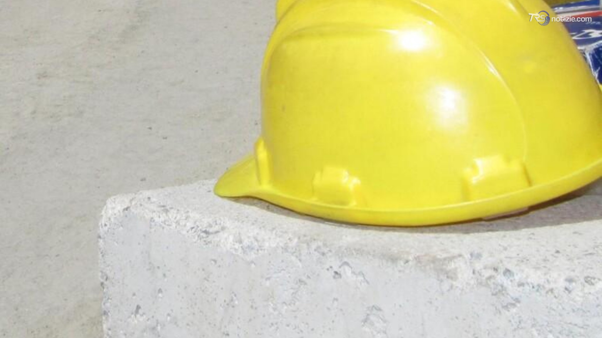 Incidente sul lavoro: muore 53enne, gravemente ferito il figlio