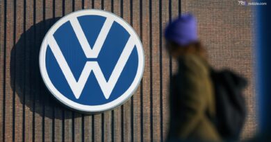 Volkswagen, ok al piano del taglio di 100mila posti di lavoro entro il 2030. E vola in Borsa