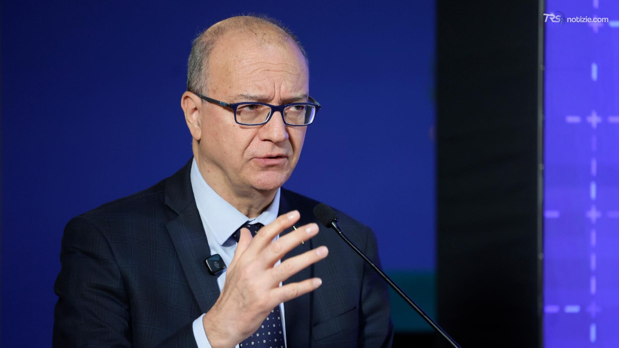 Busta con proiettile e minacce recapitata al ministro Valditara