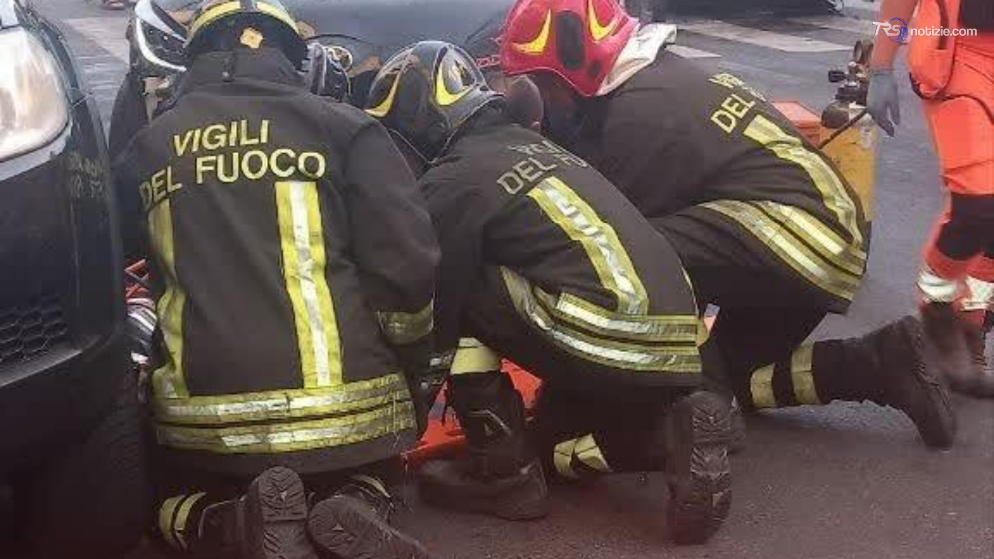 Un masso investe un corteo funebre: muore una donna, diversi i feriti