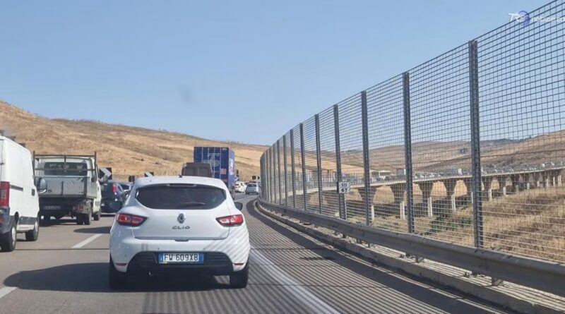 Tamponamento a catena lungo l'autostrada A/19 in direzione Palermo