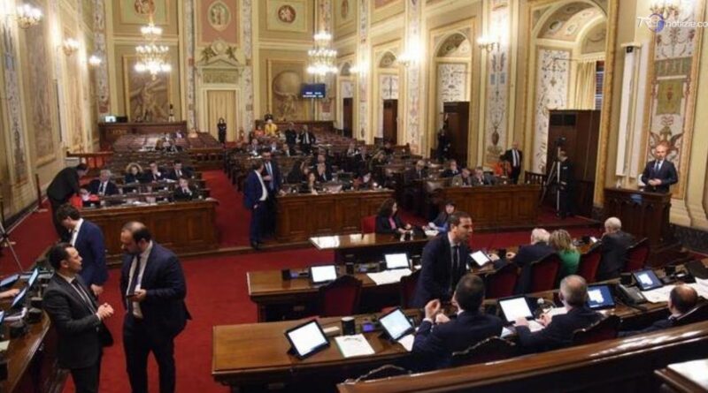 La politica siciliana e quei vertici tutti al maschile