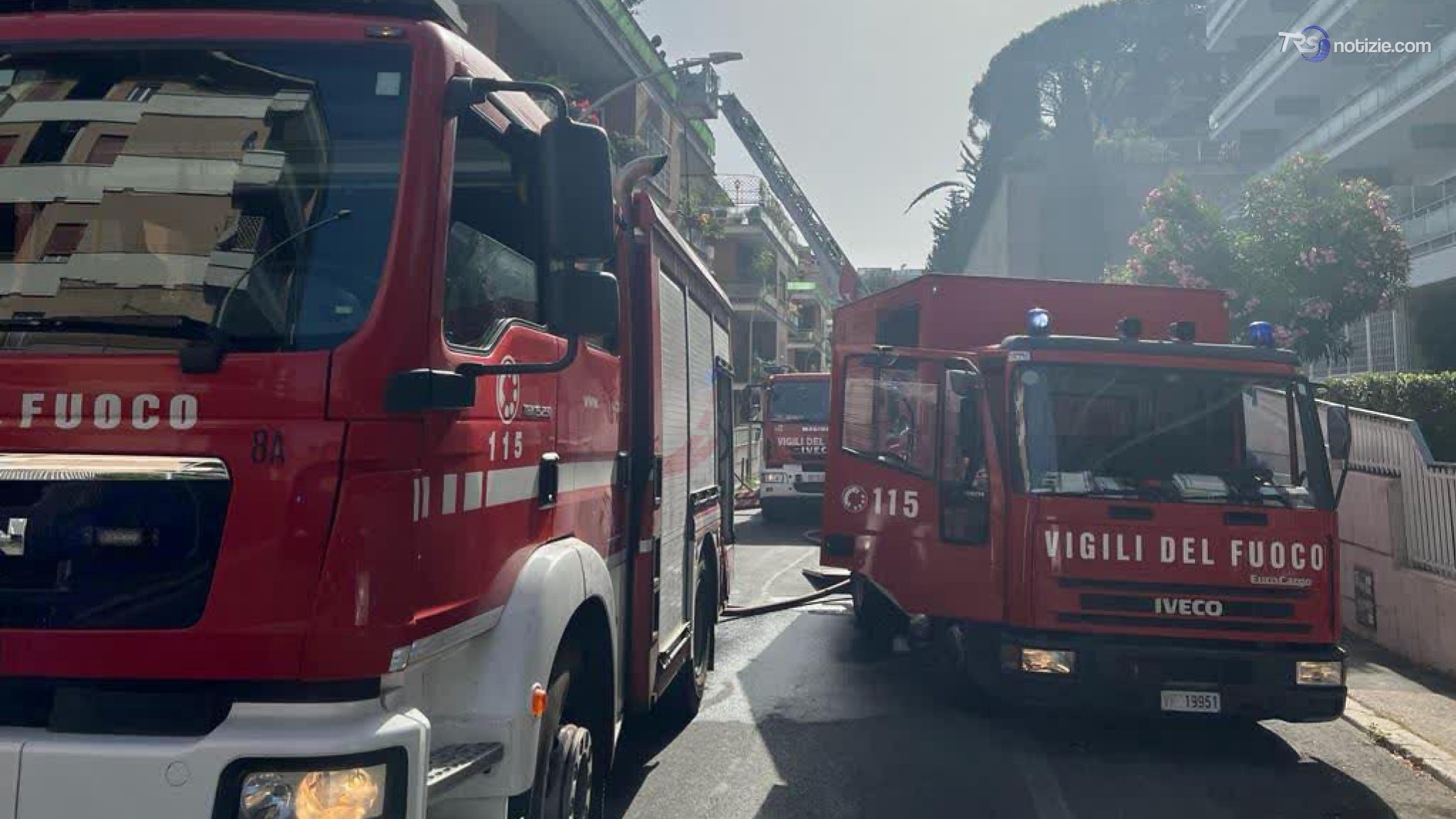 Crolla solaio in un palazzo a Roma, verifiche sulla presenza di persone coinvolte