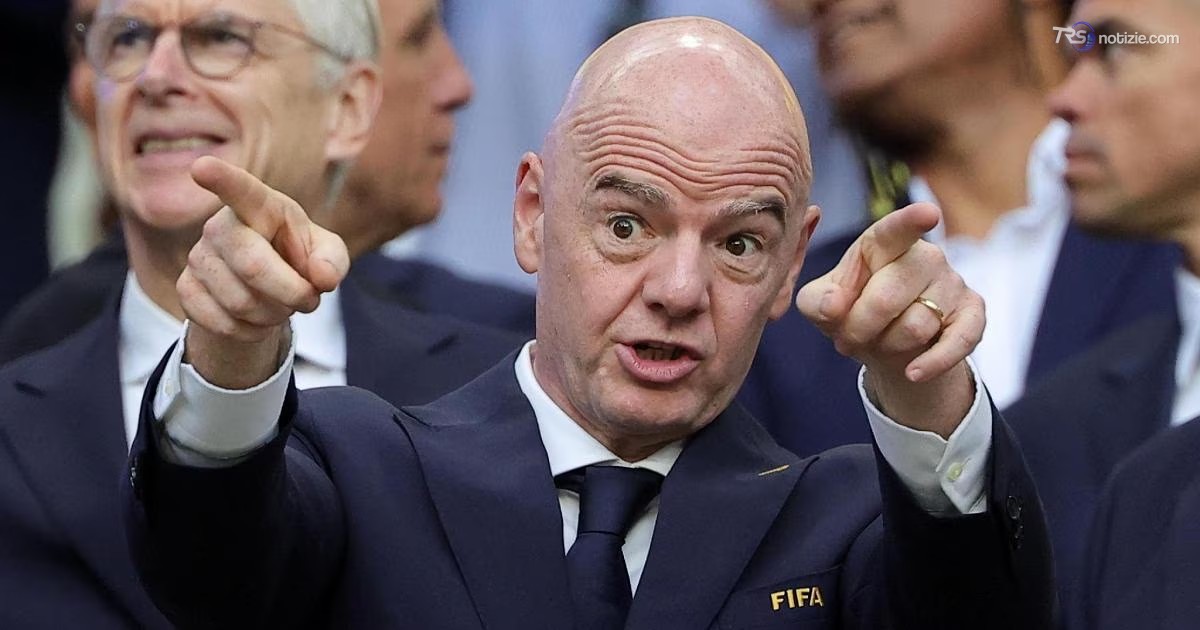 FIFA sotto pressione, Infantino prova a disinnescare la crisi con consultazione delle federazioni