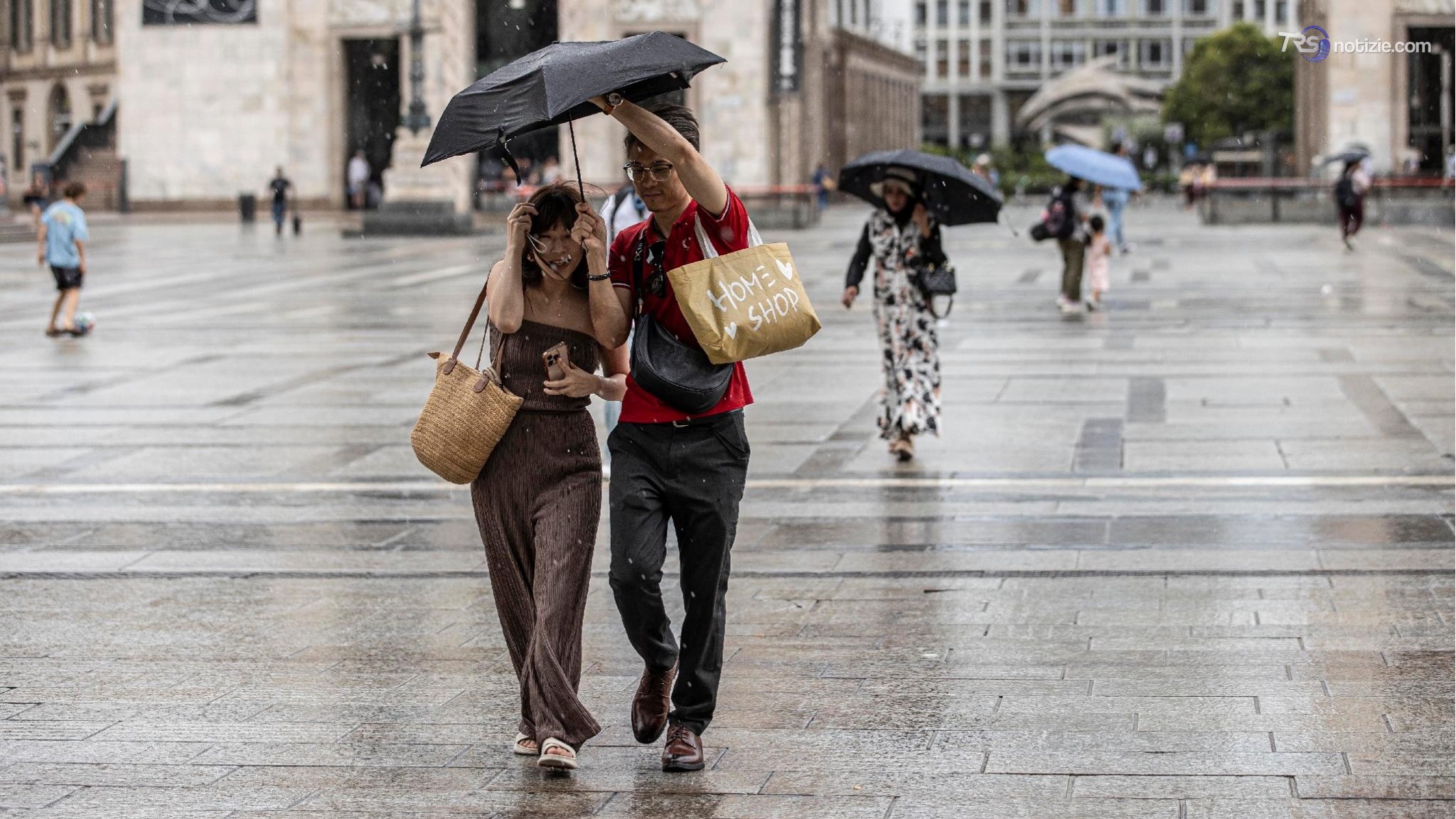 Meteo, perturbazione in arrivo al Centro-Nord con piogge e calo termico