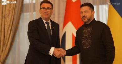 Zelensky: Mosca prepara attacco massiccio