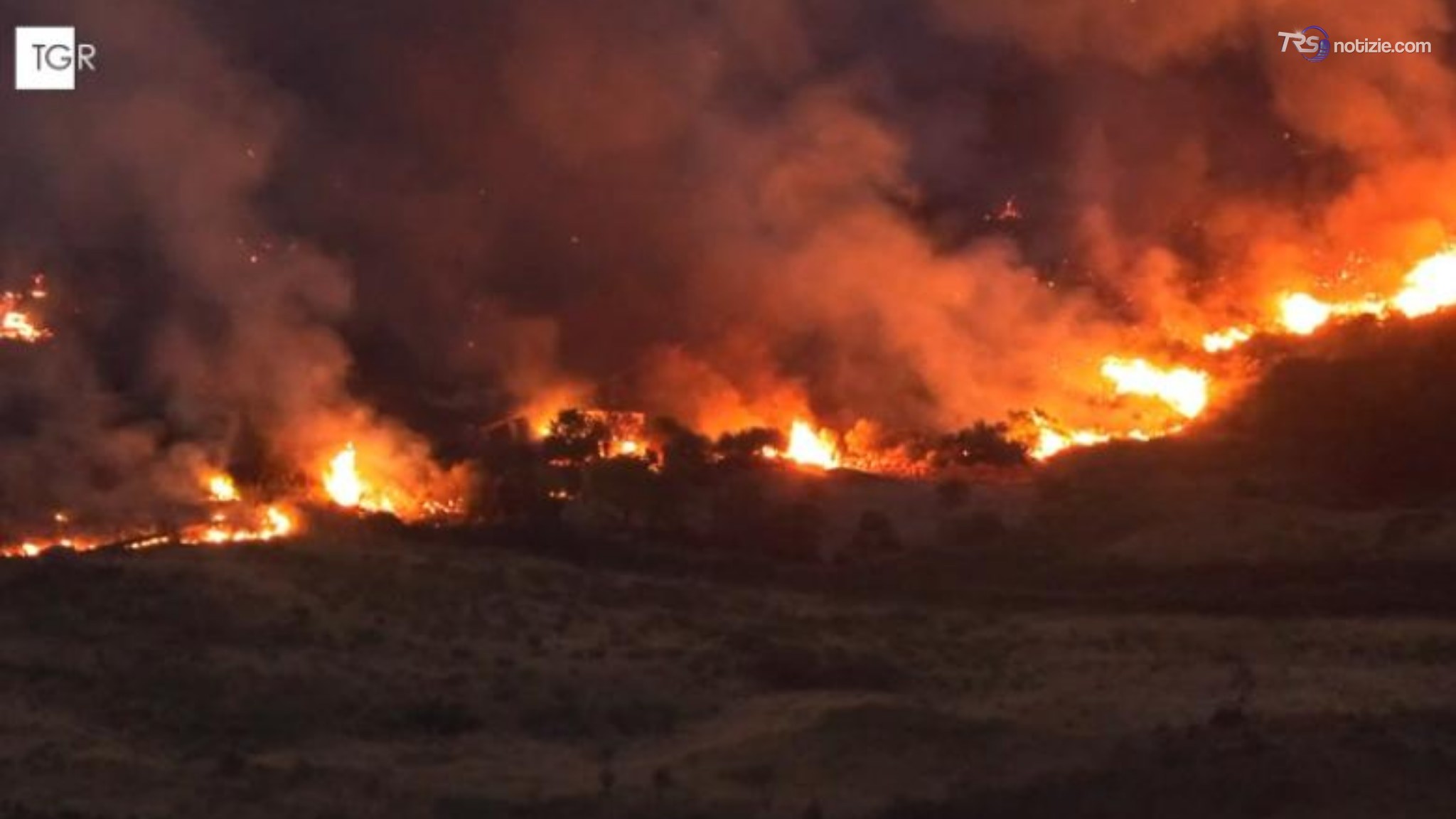 Nuova giornata di incendi in Sicilia