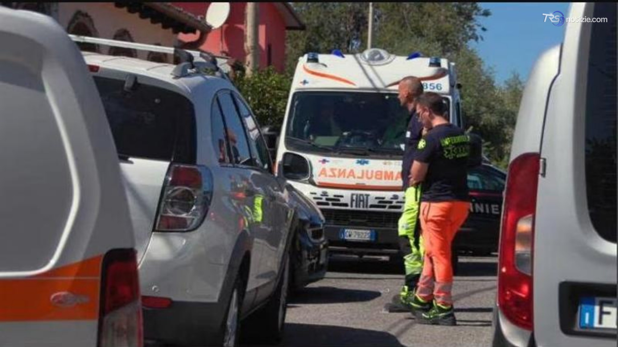 "Da soli non ce la facciamo": sparano alla figlia e si uccidono