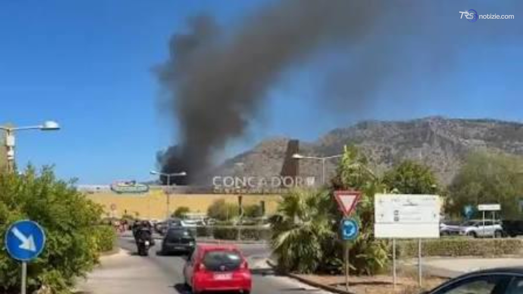 Incendio al centro commerciale 'Conca d'Oro'