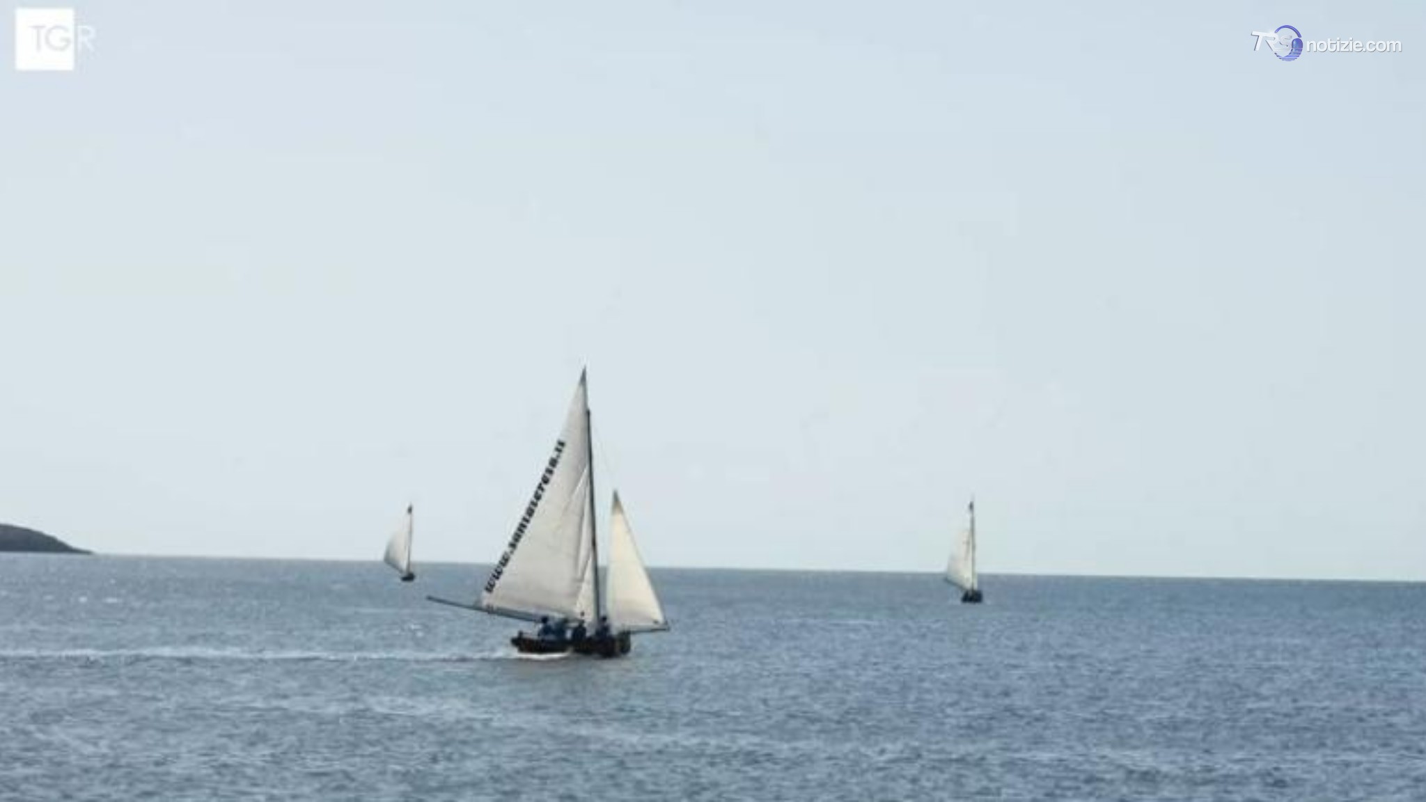 Pantelleria, anche le lance pantesche in acqua per della "Rassegna del Mare"