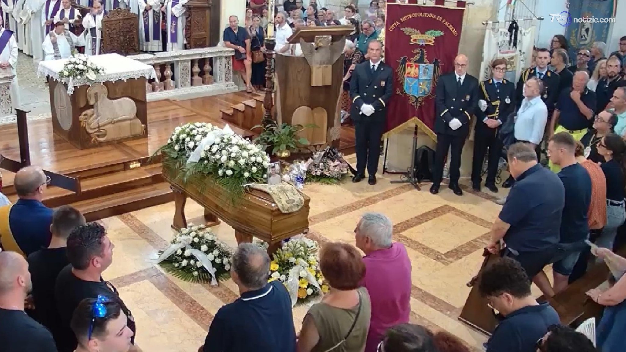 Funerali di Salvatore Giglia morto in incendio, le parole di Lorefice