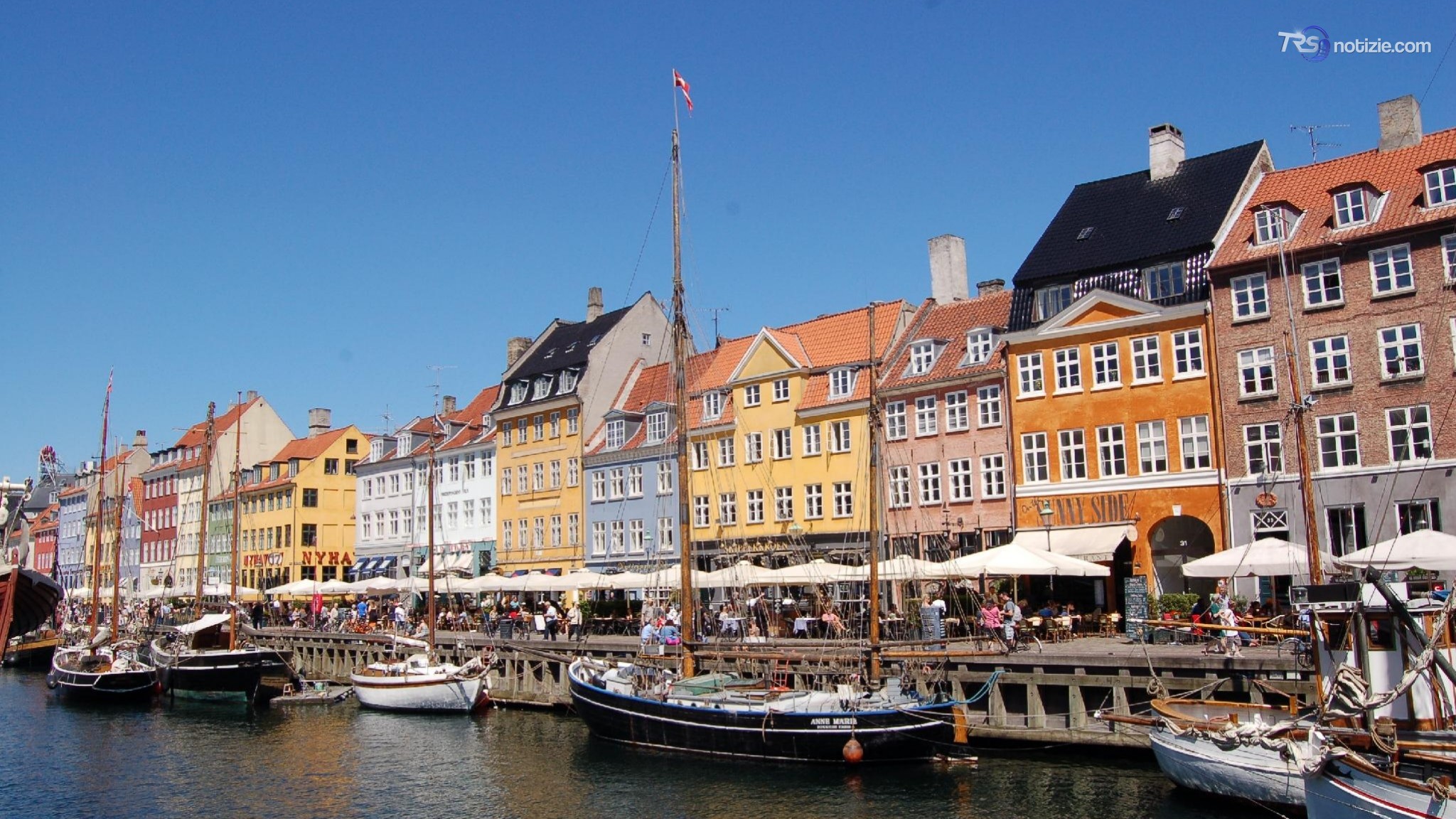 Allerta droni a Copenaghen: chiusa area vicino ambasciata USA, oggi il vertice Nato
