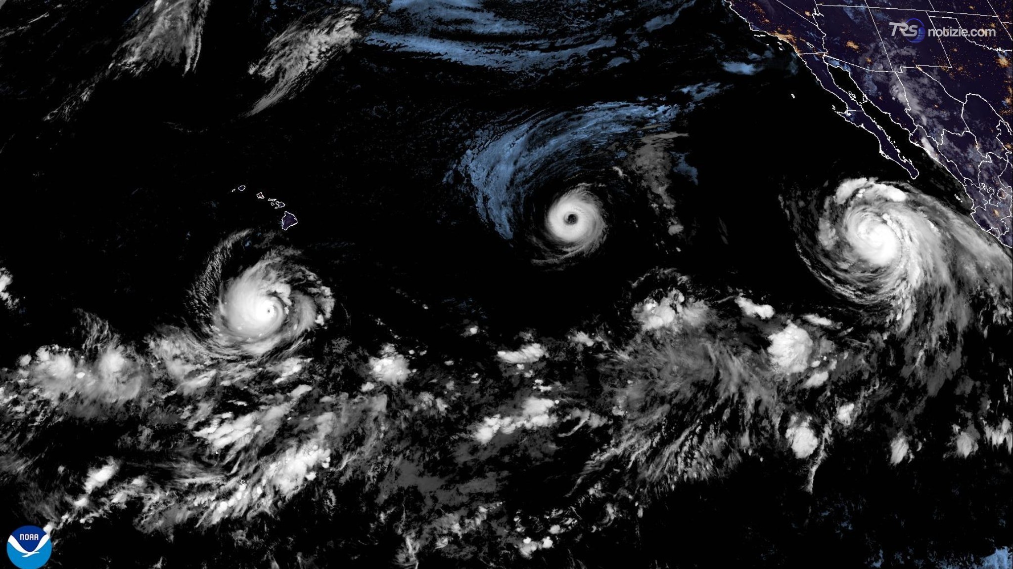 Tre uragani attivi nel Pacifico, la climatologa: “Un evento raro”