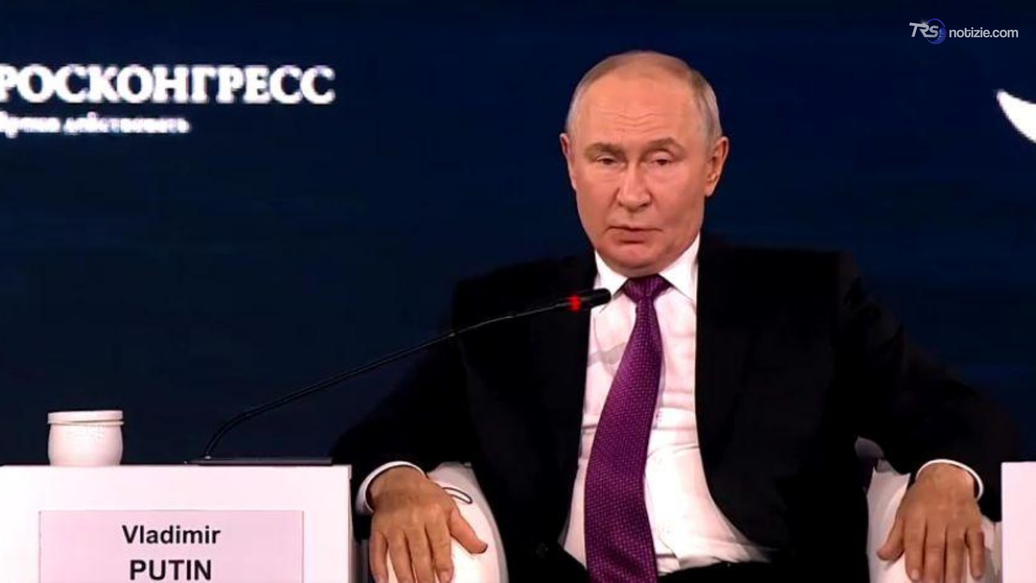 Putin: "Un accordo tra Russia e Ucraina è possibile", contatti "attraverso i servizi segreti"