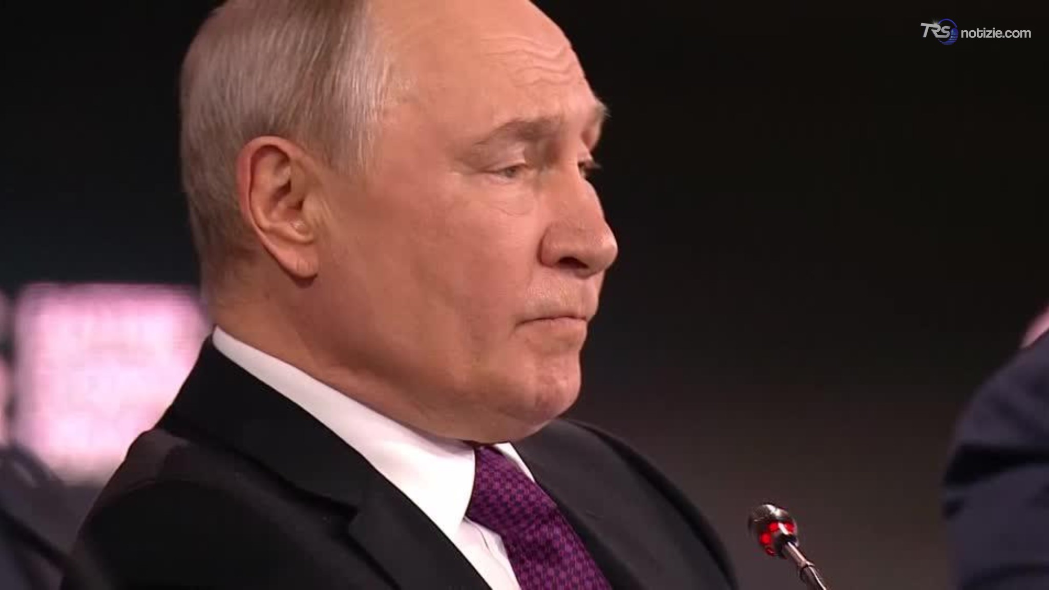 Putin: "Non minacceremo mai l'Europa"